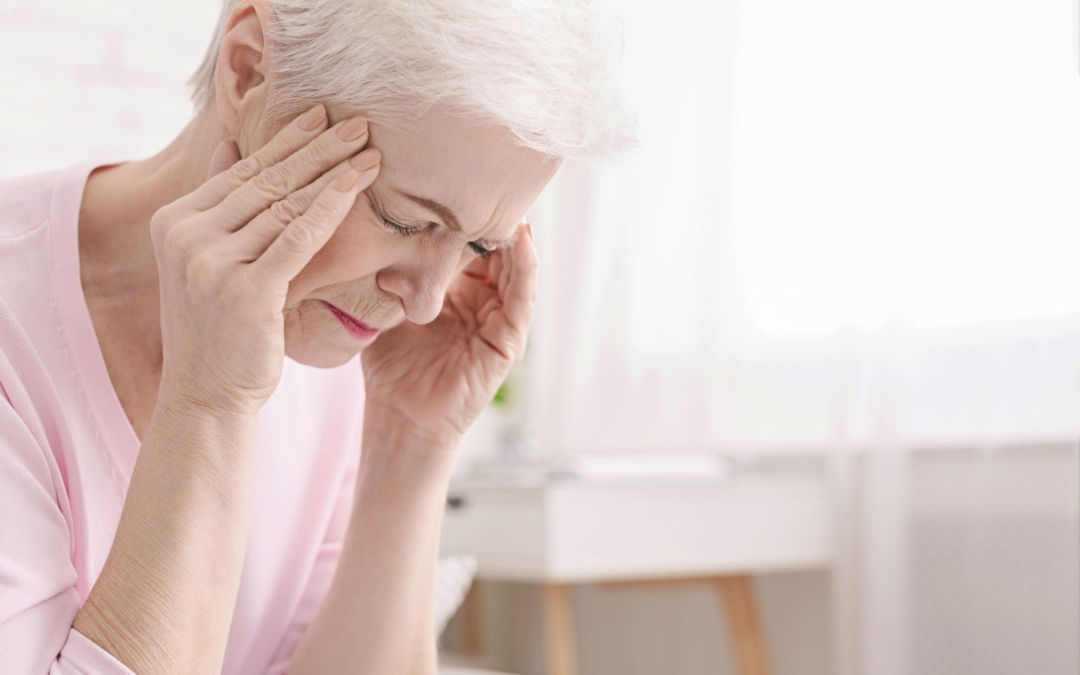 Mal di testa ed emicrania: cosa succede quando l’età avanza