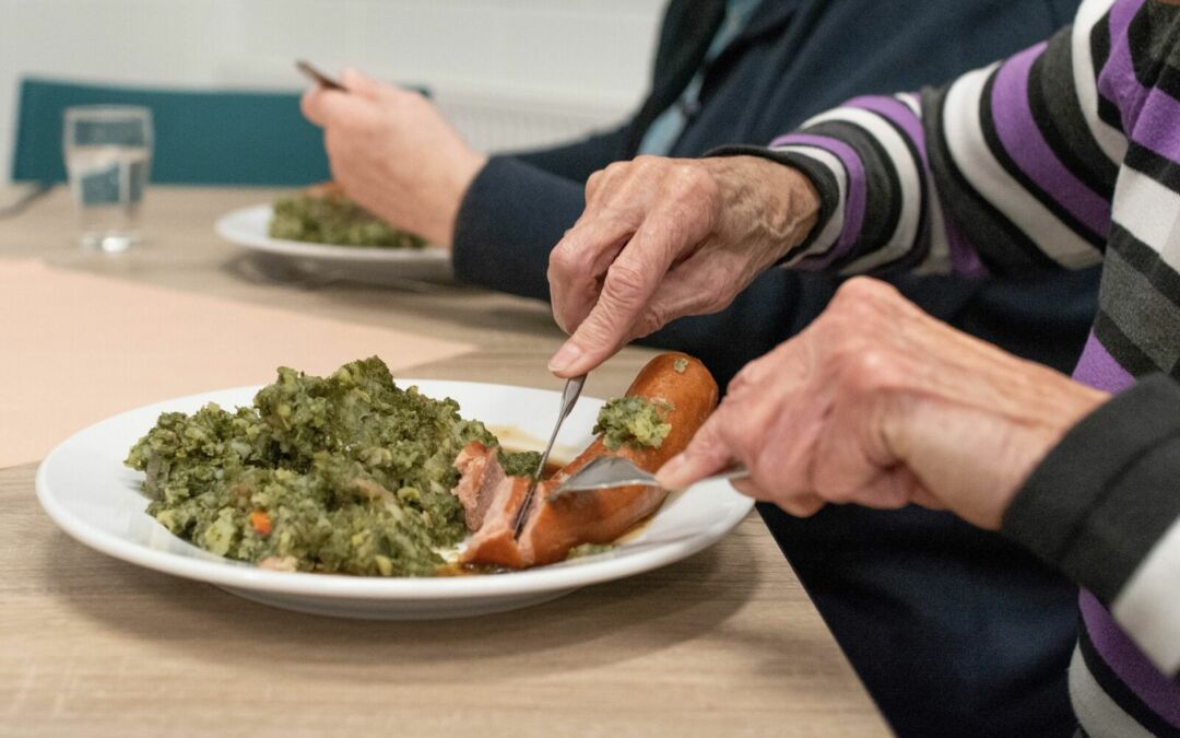 Malnutrizione e deficit di vitamine: aumentato rischio di fragilità e disabilità nell’anziano