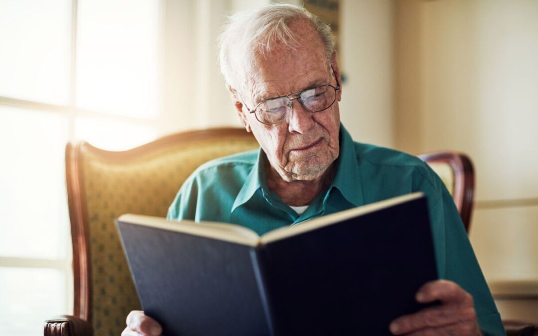Leggere invecchiando: sensazioni, benefici e personaggi da riscoprire